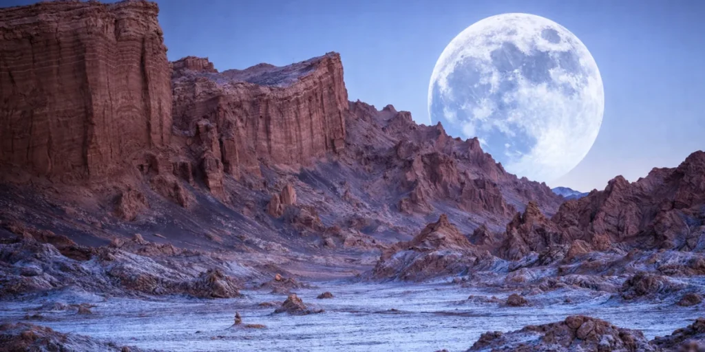 Valle de la Luna al atardecer en Atacama